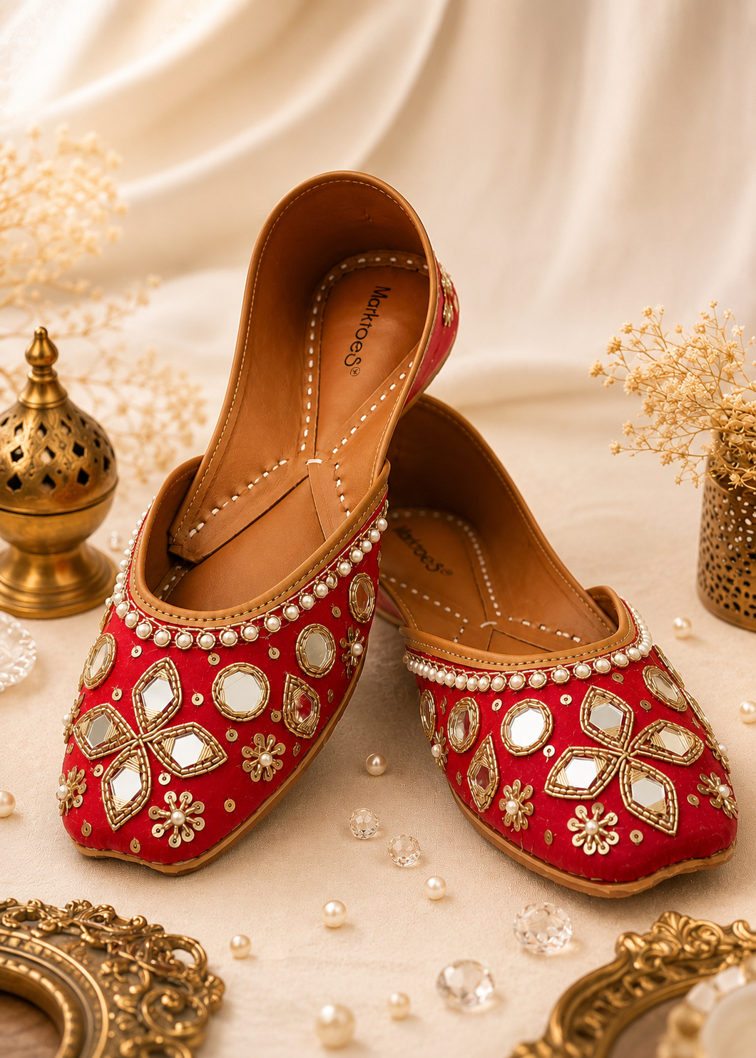 Sheesh Mahal – Handcrafted Leather Mojri for Women