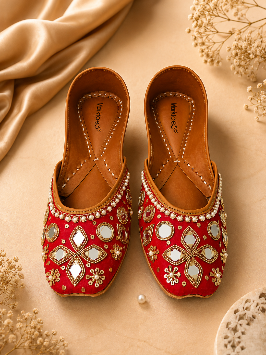 Sheesh Mahal – Handcrafted Leather Mojri for Women